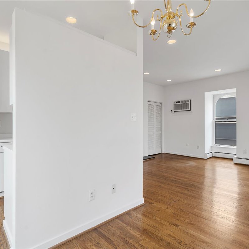 interior of Apt. 32