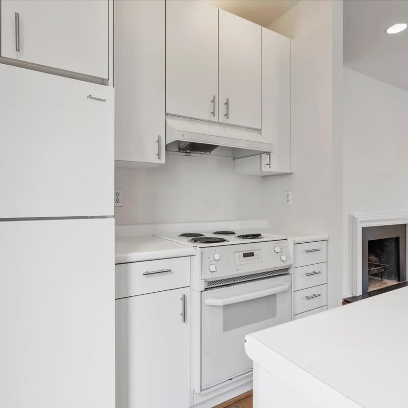 interior of Apt. 32