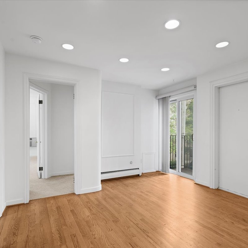 interior of Apt. 21