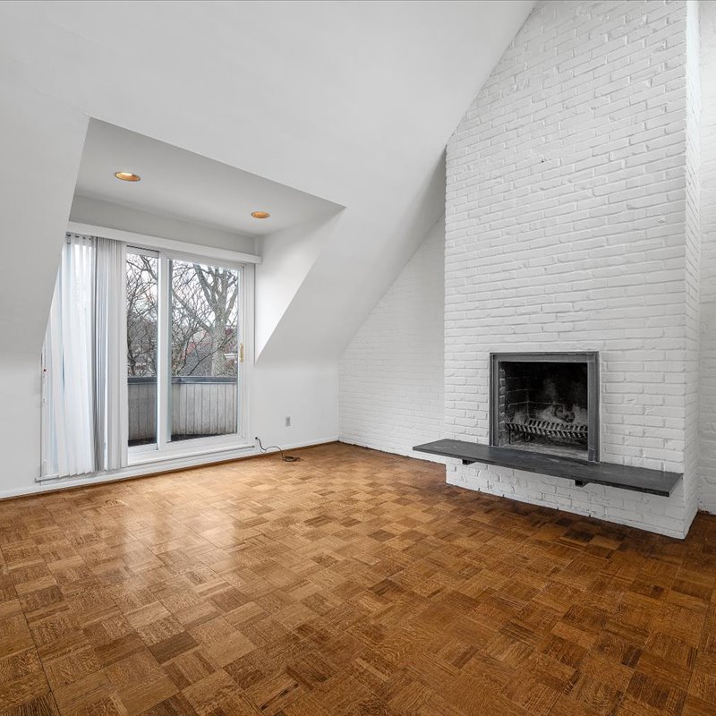 interior of Apt. 33