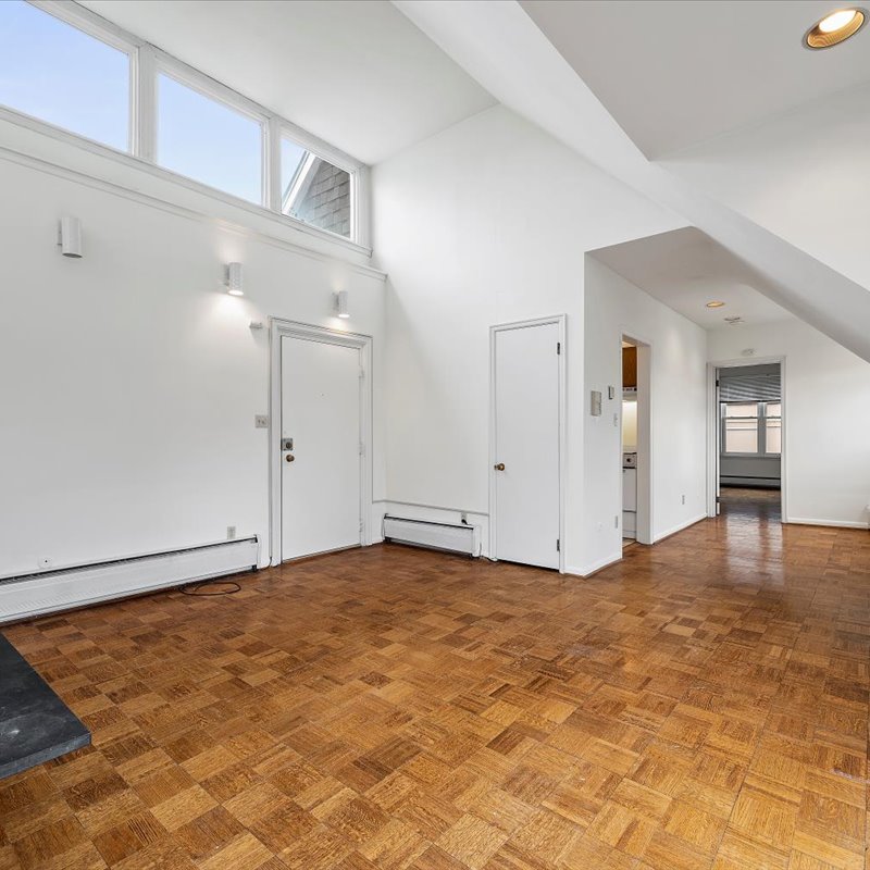interior of Apt. 33