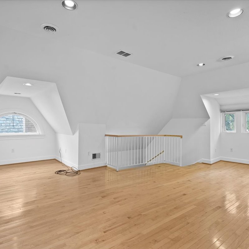 interior of Apt. 31