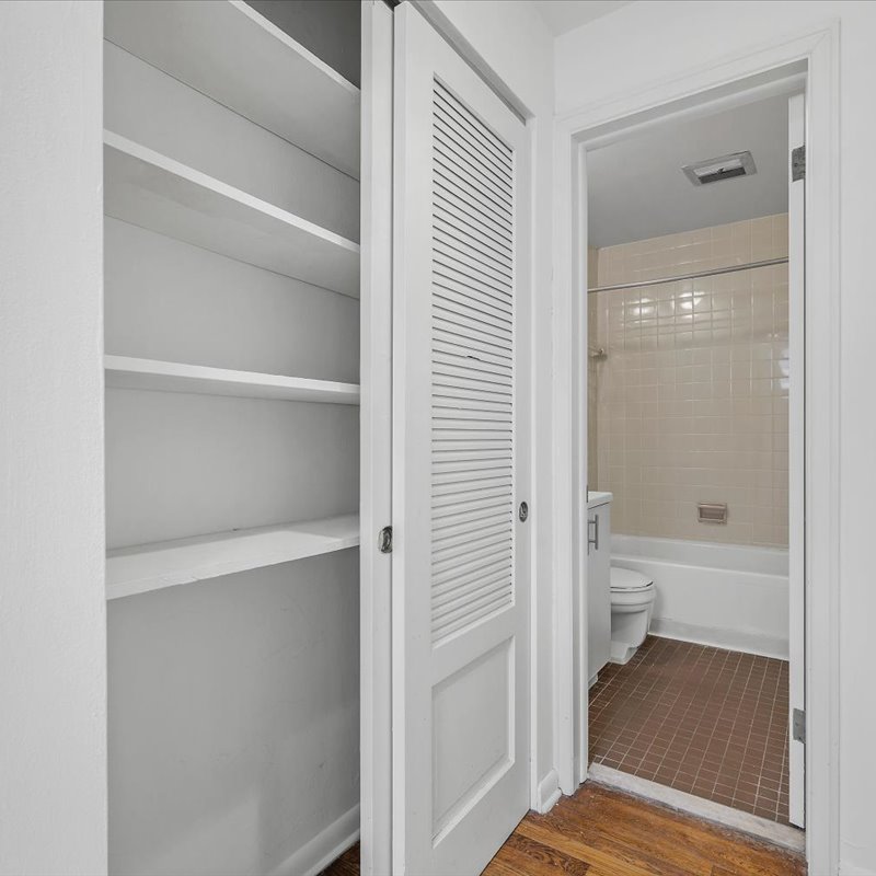 interior of 6342A Walnut