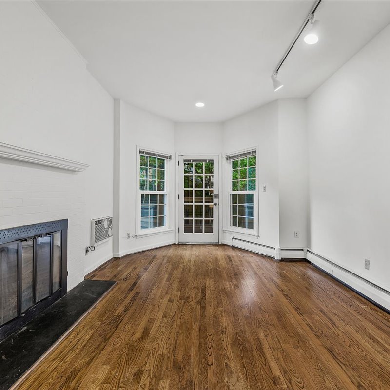 interior of 6342A Walnut
