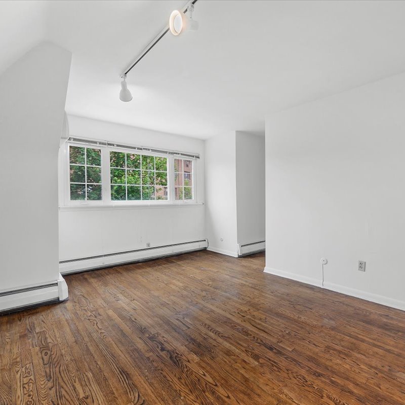 interior of 6342A Walnut