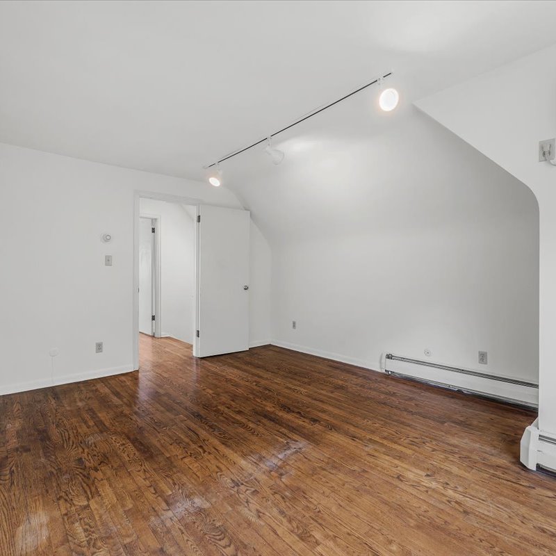 interior of 6342A Walnut