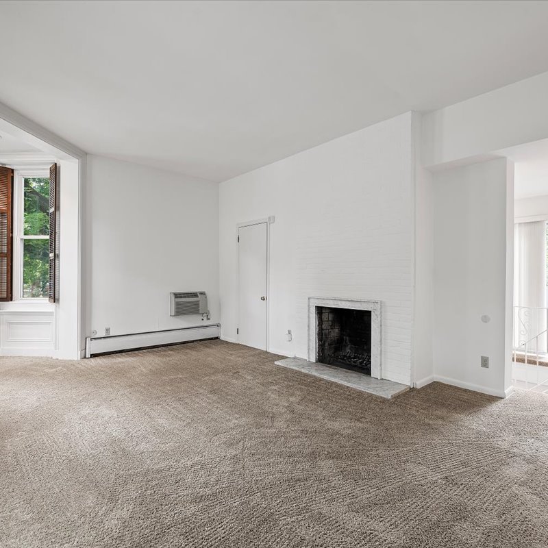 interior of Apt 11