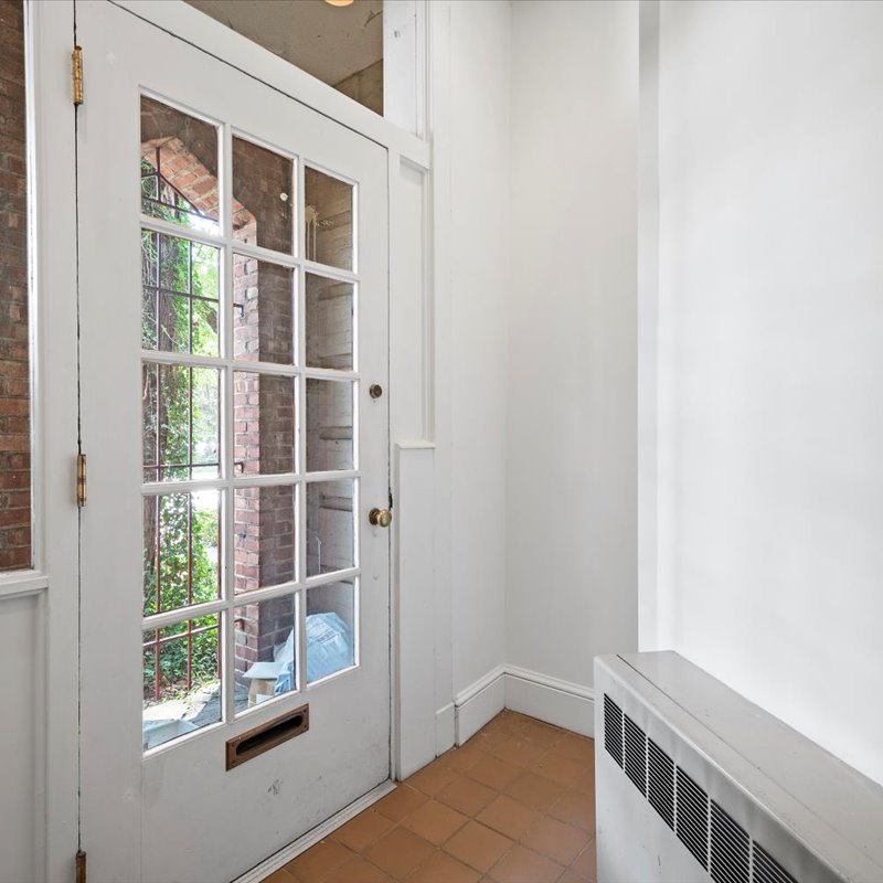 interior of 272A Shady