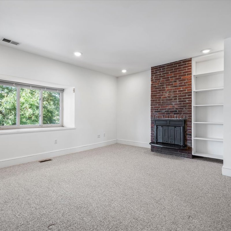 interior of 272A Shady