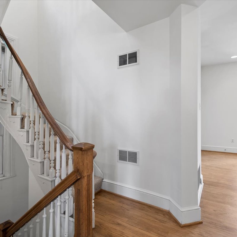 interior of 272A Shady
