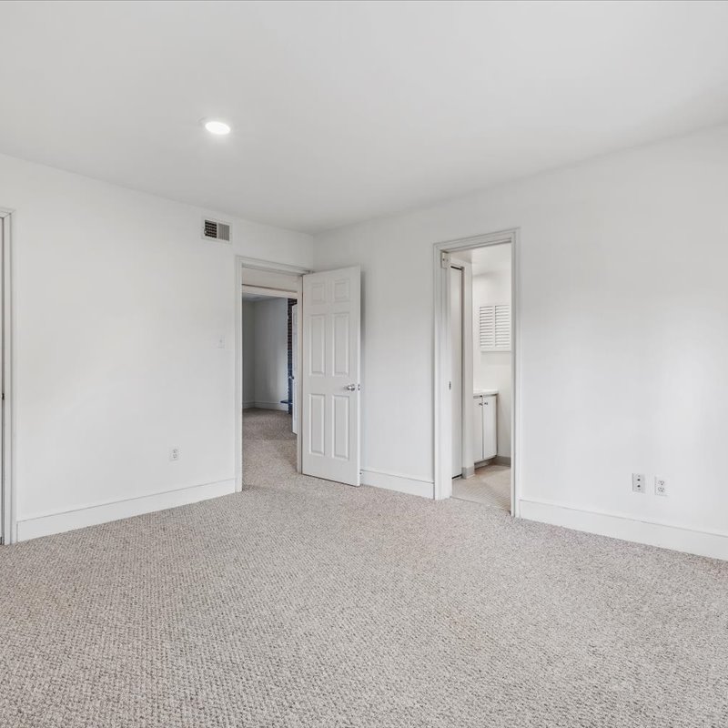 interior of 272A Shady