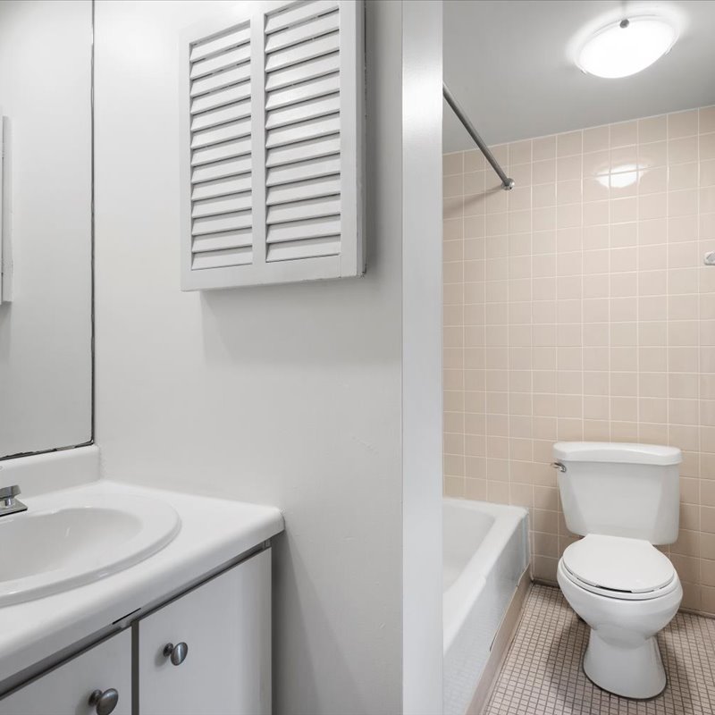 interior of 272A Shady