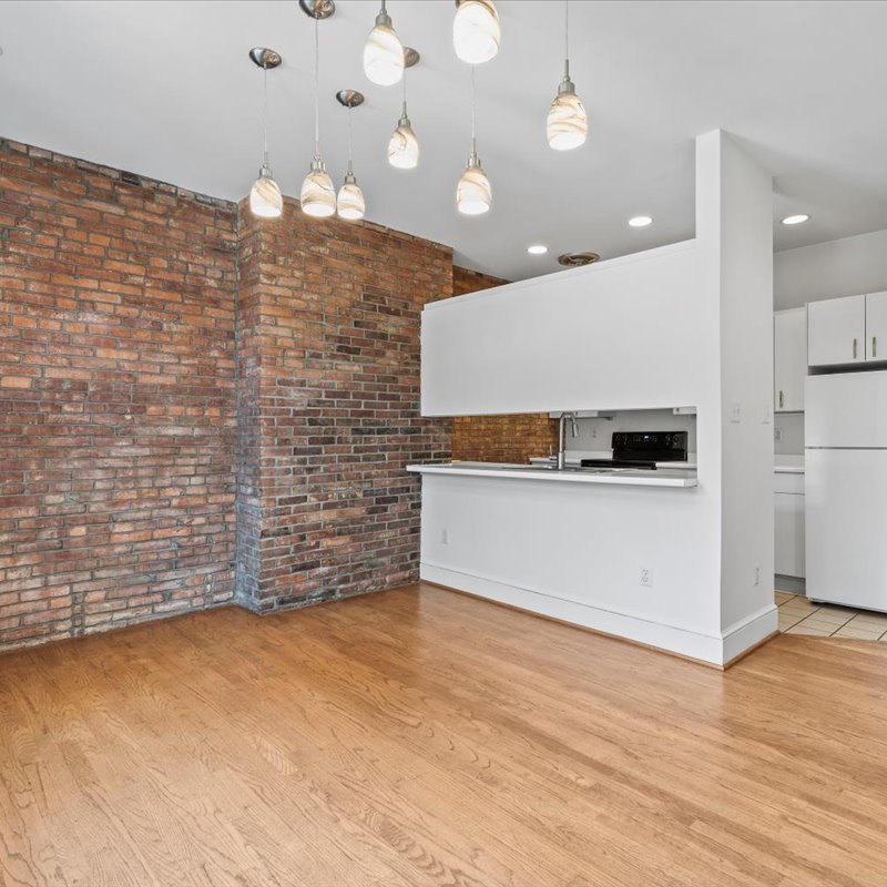 interior of 272A Shady