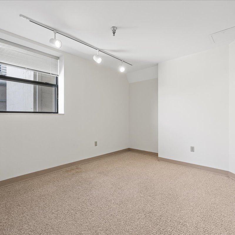 interior of Apt. 33