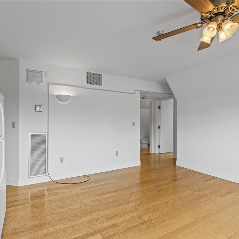 interior of Apt. 32