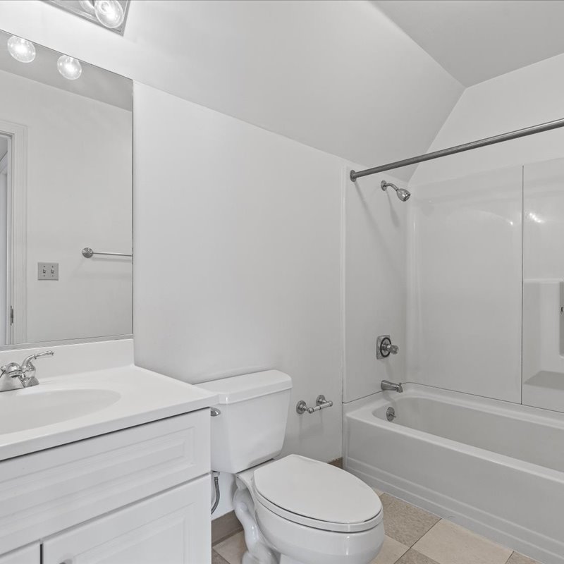 interior of Apt. 32