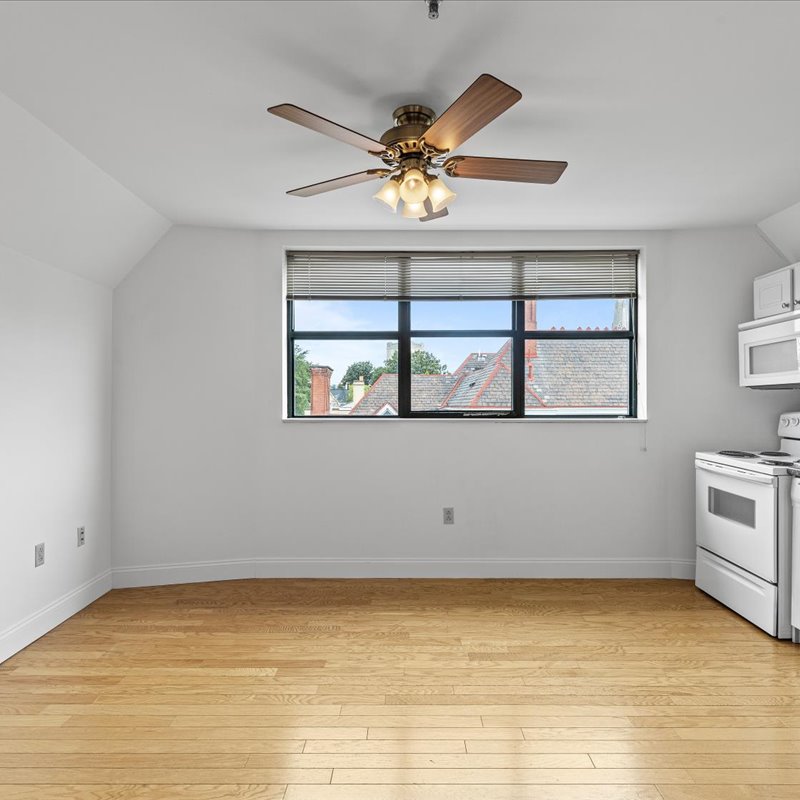 interior of Apt. 32