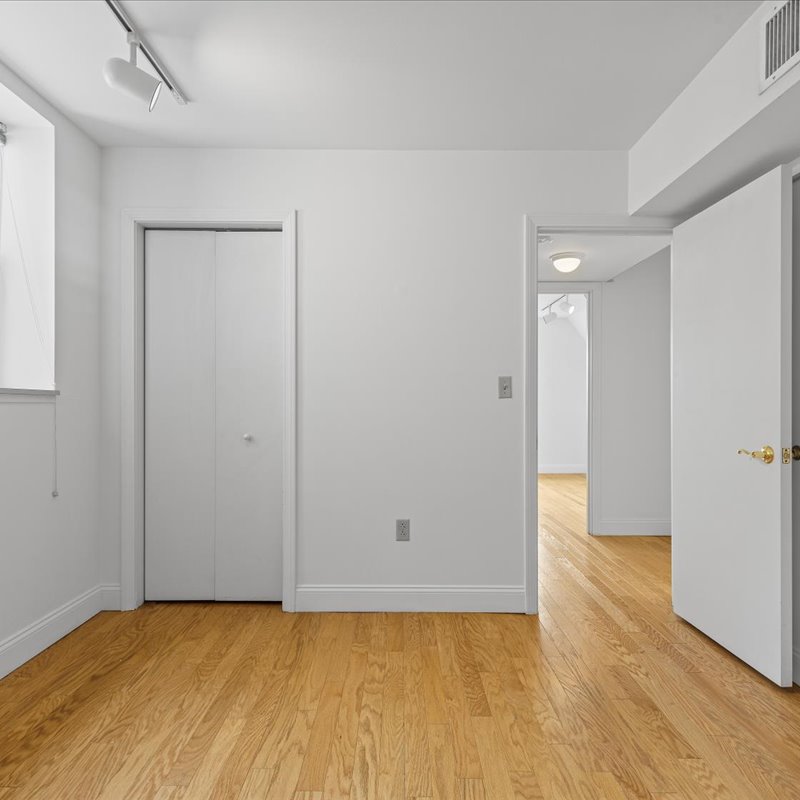 interior of Apt. 32