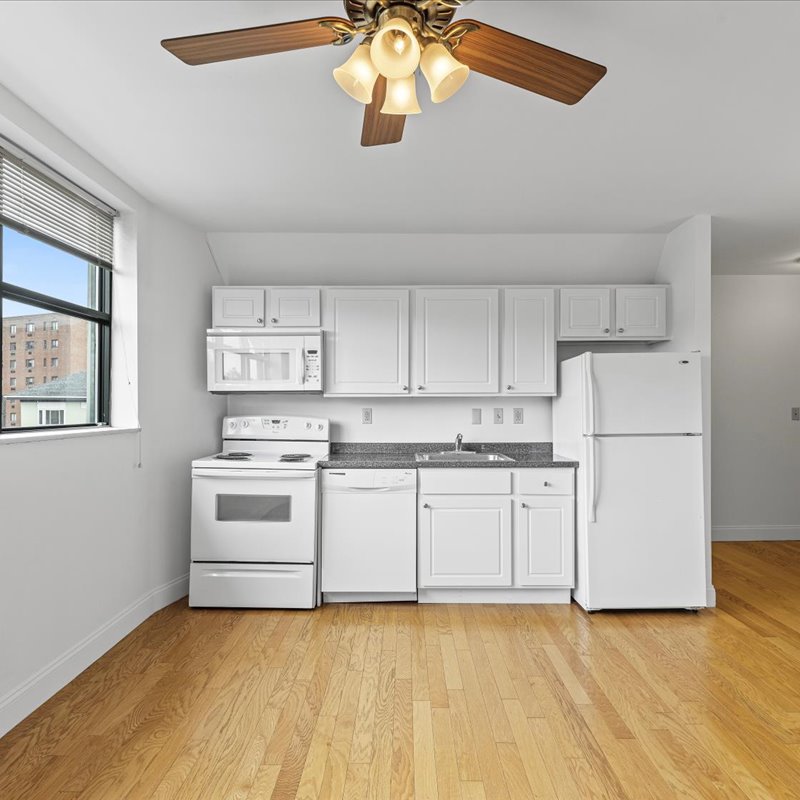 interior of Apt. 32