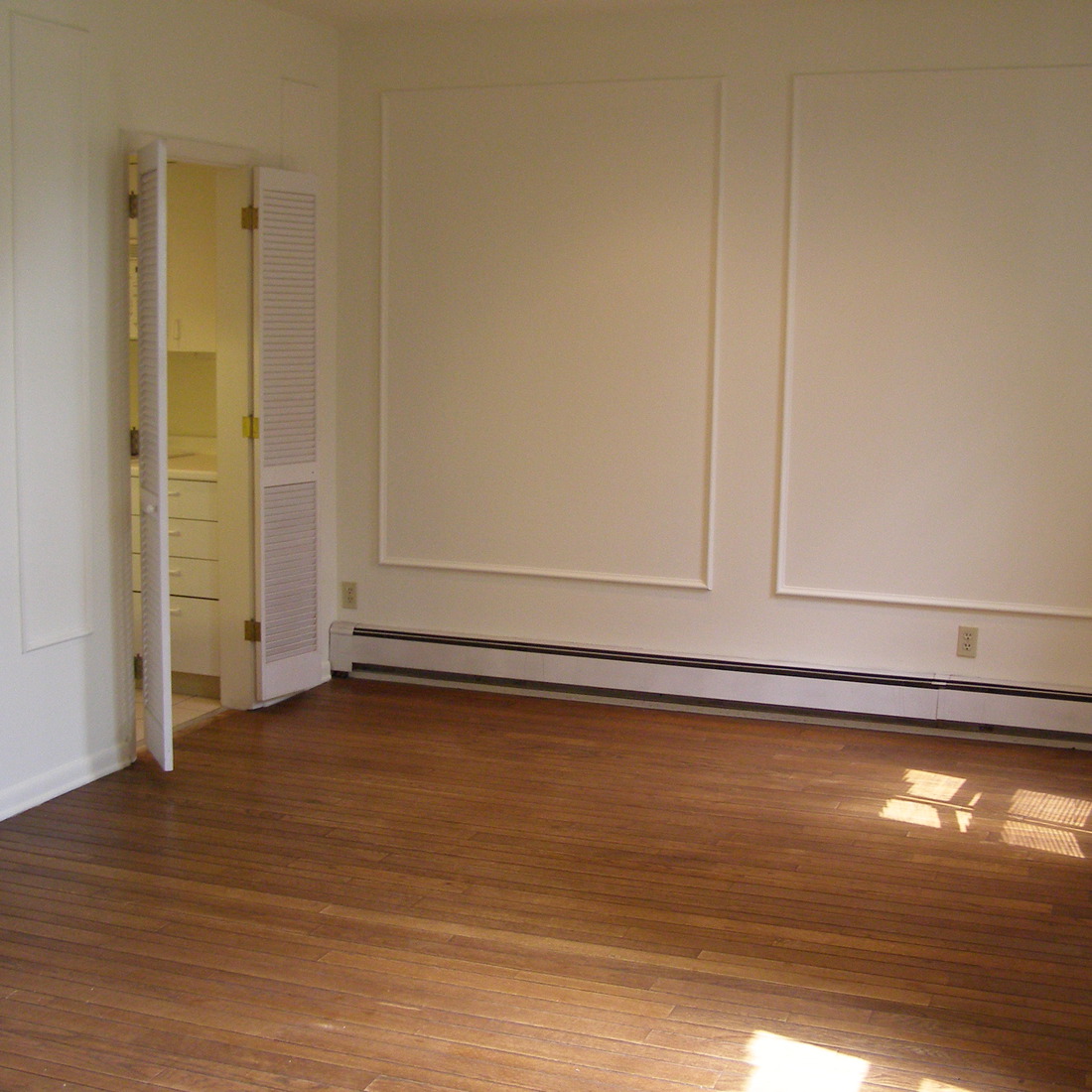 interior of Apt. 21