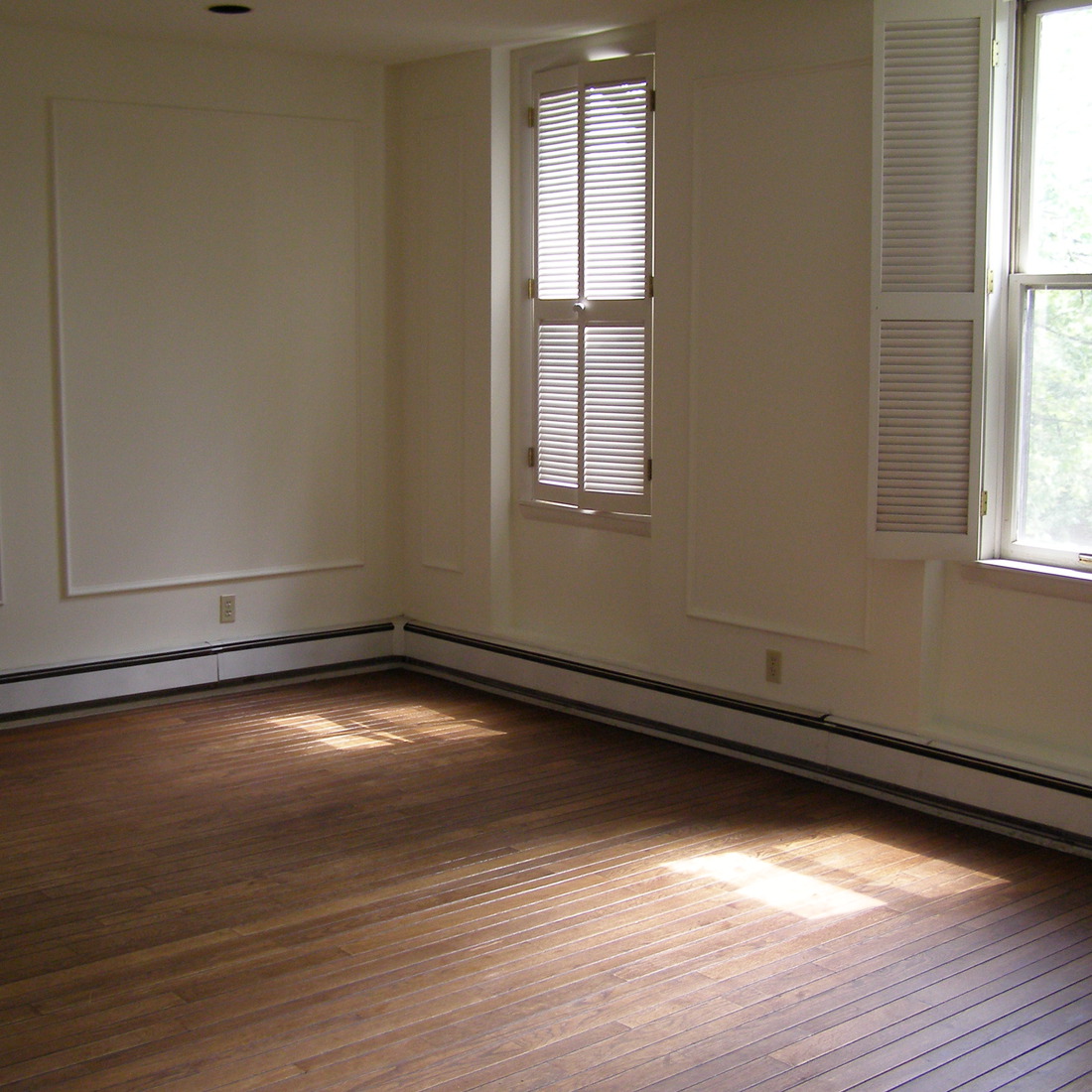 interior of Apt. 21