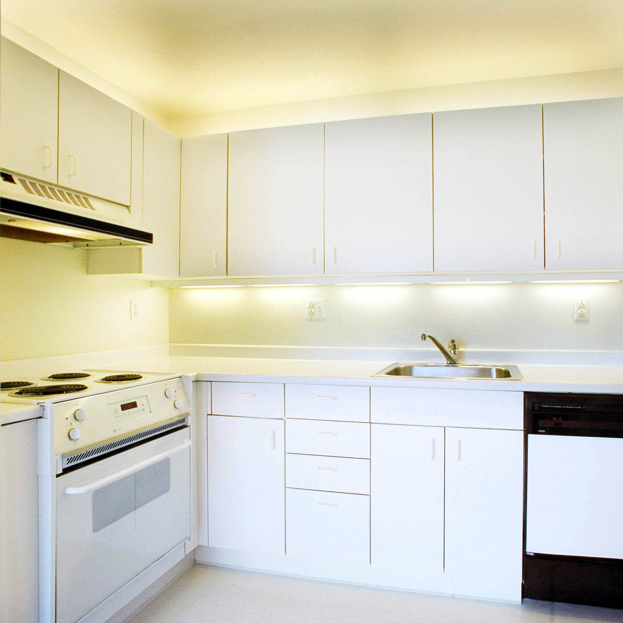 interior of Apt. 32
