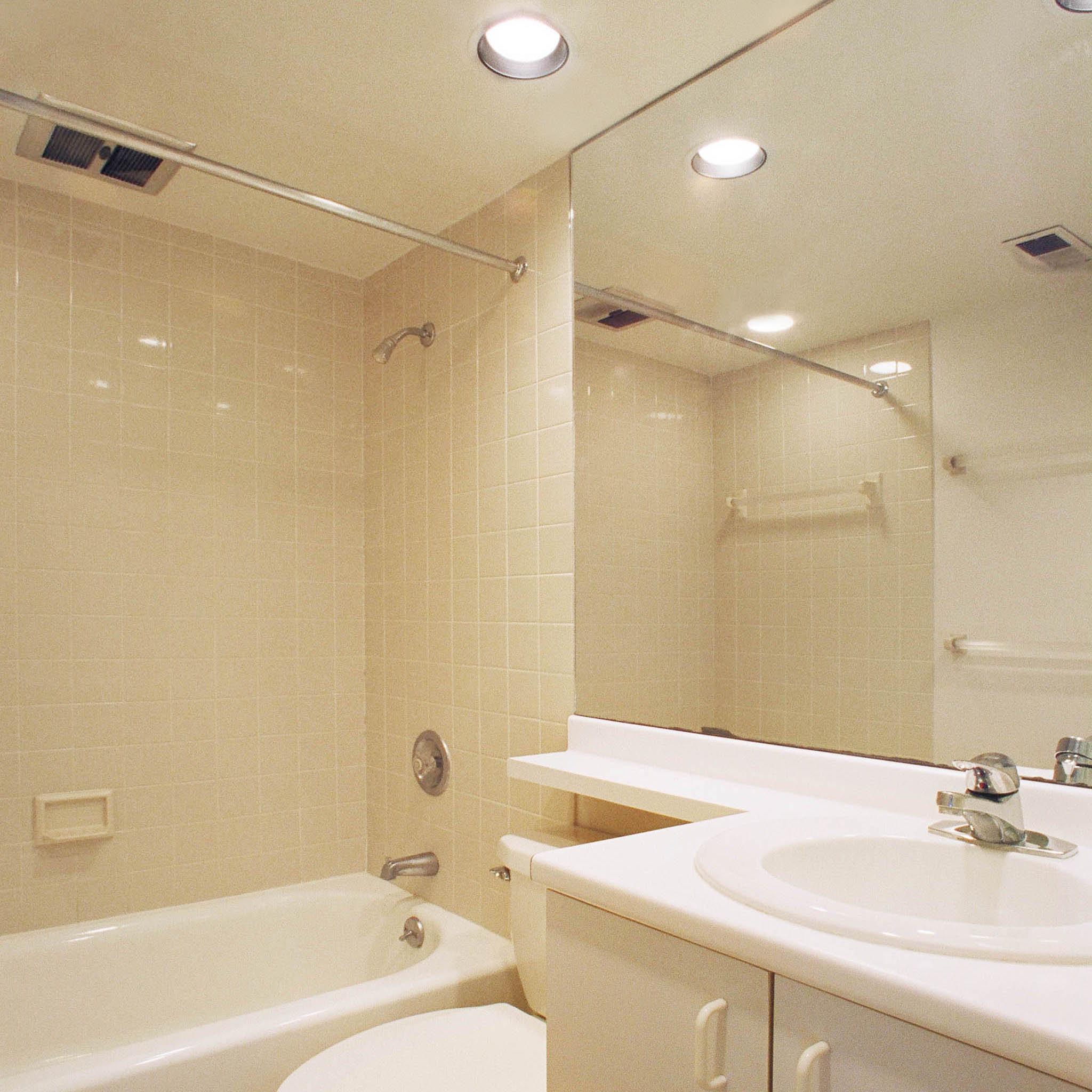 interior of Apt. 32